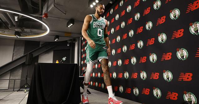 塔图姆重返赛场，战术调整首场状态出色，德国队观众沸腾！引发球迷热议的简单介绍