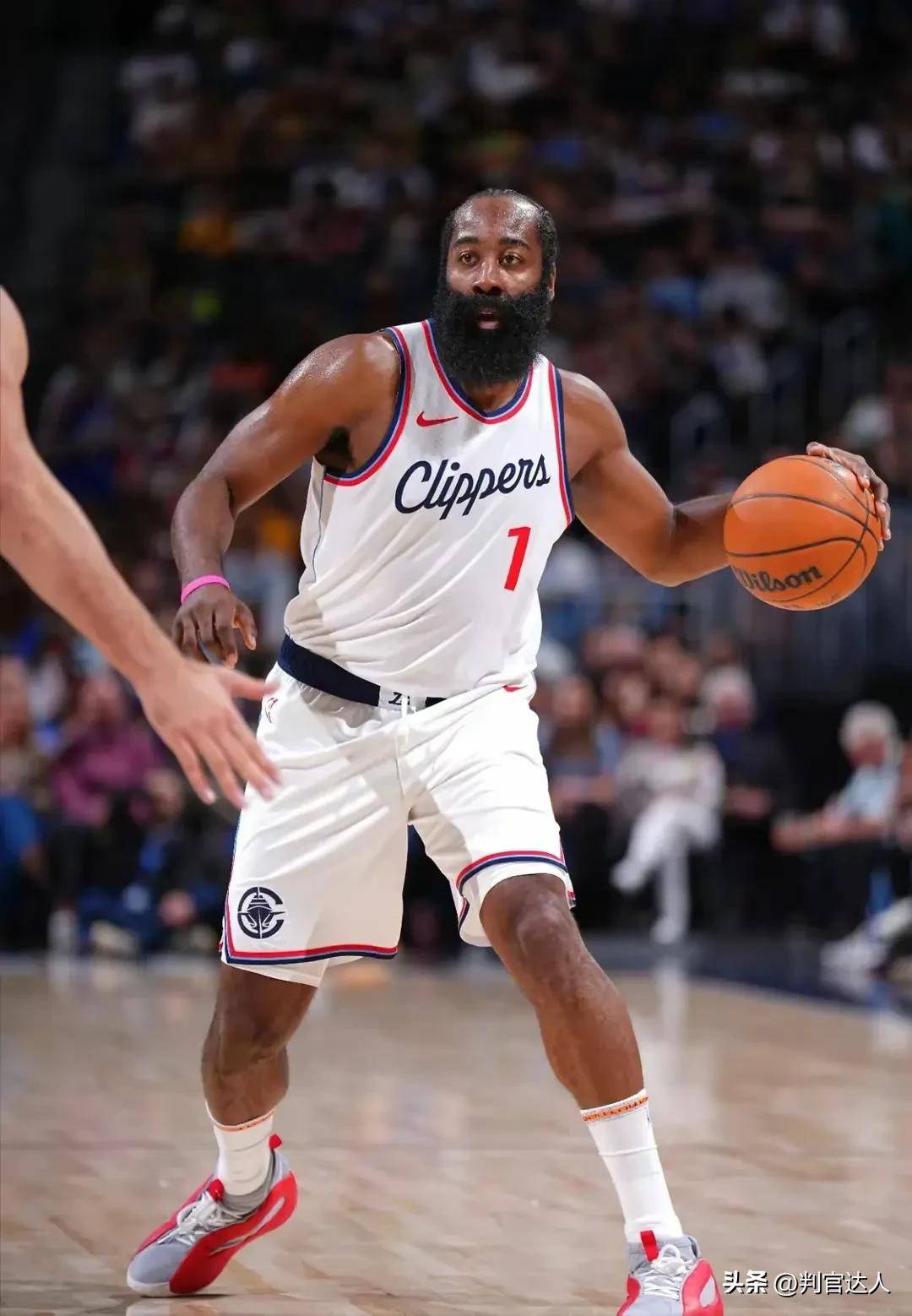 皇家马德里前途光明！，哈登新星重返赛场表现突出比赛高潮迭起的简单介绍