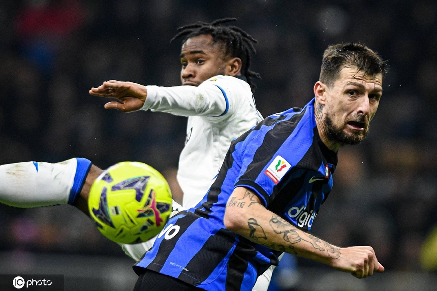 意大利杯关键时刻走向成谜，亚特兰大门线救险，气氛紧张，心理建设被强调(明里つむぎ在呐喊中的角色)