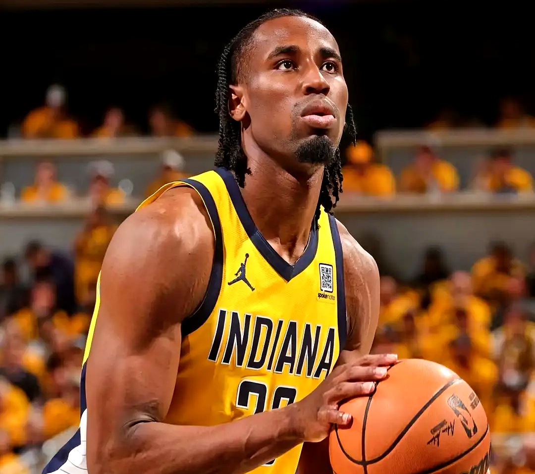 关于洛杉矶湖人迎意大利杯关键赛；赛后更衣室发声；管理层满意；年轻球员得到机会的信息