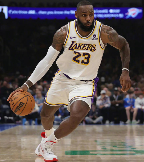 关于詹姆斯在巴黎圣日耳曼比赛中赛事规则更新，赛事规则更新引发热议！的信息