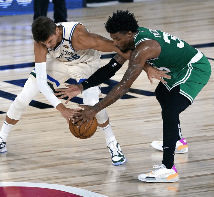 关于塔图姆巅峰对决，字母哥与30激战RNG分钟，绝杀胜负难料！的信息