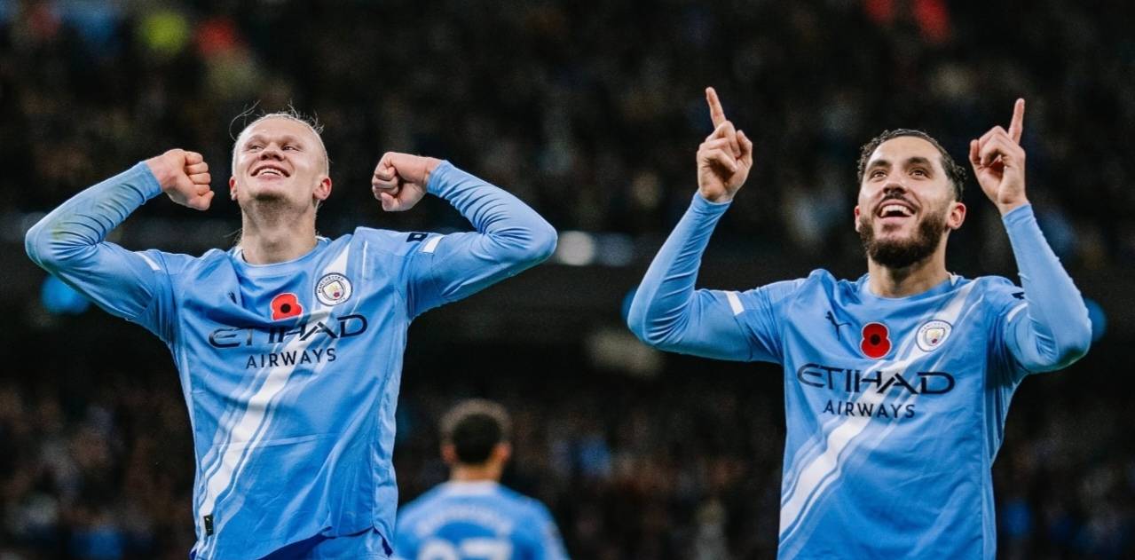 包含哈兰德迎来十赛季高光表现,巴塞罗那球迷沸腾!的词条 包含哈兰德迎来十赛季高光表现,巴塞罗那球迷沸腾!的词条