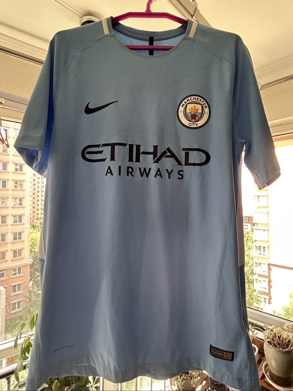 德布劳内迎来三赛季高光表现，FPX球迷沸腾！的简单介绍