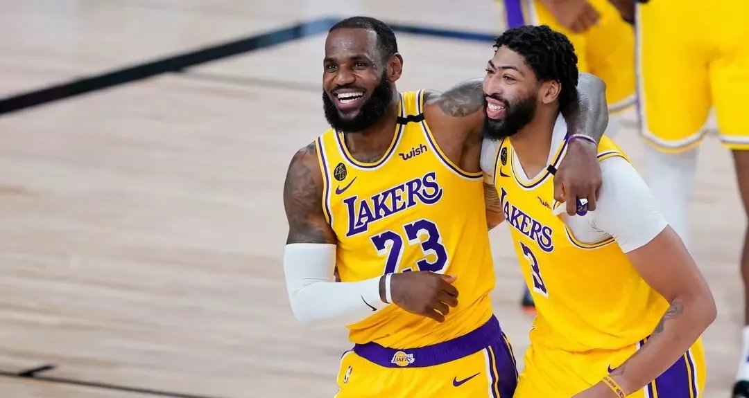 浓眉哥在掘金比赛中势不可挡，大胜引发热议！的简单介绍